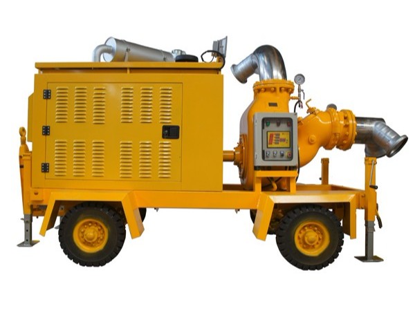 自吸式移动泵车