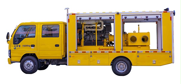 大流量排水抢险车