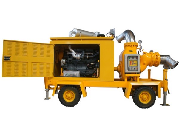 自吸式移动泵车 自吸式移动泵车