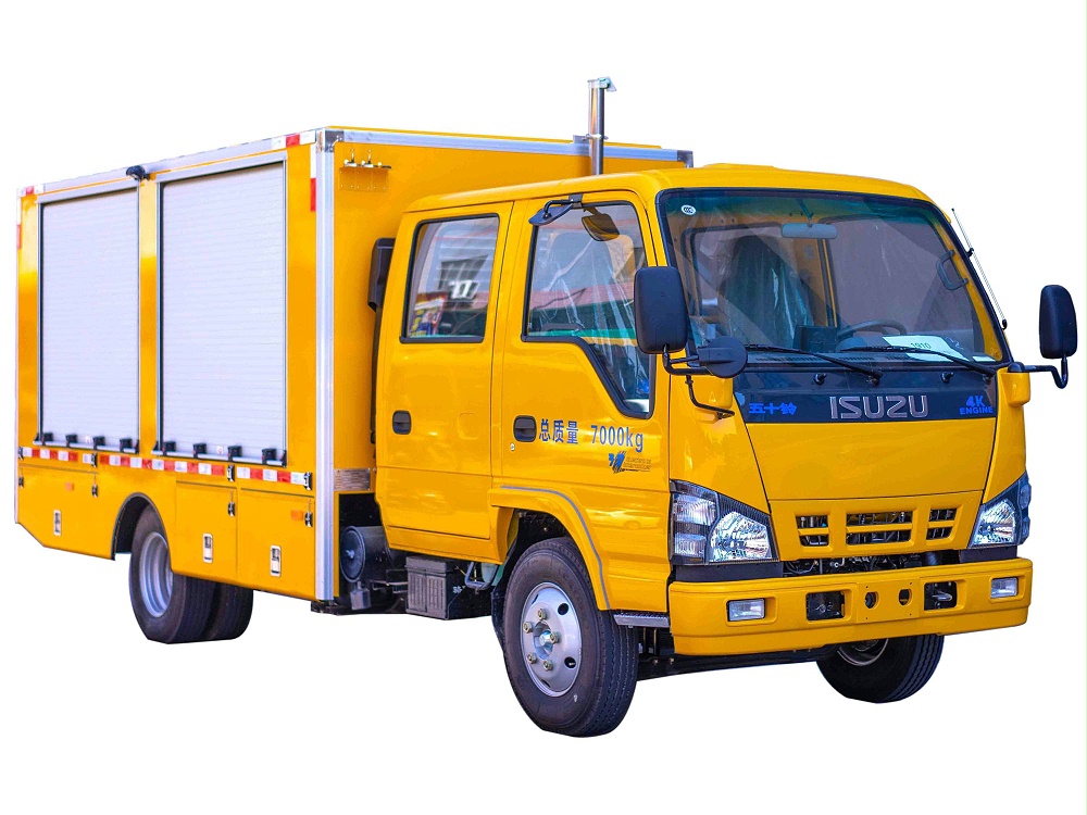 大流量自行走排水抢险车(国六) 大流量自行走排水抢险车(国六)